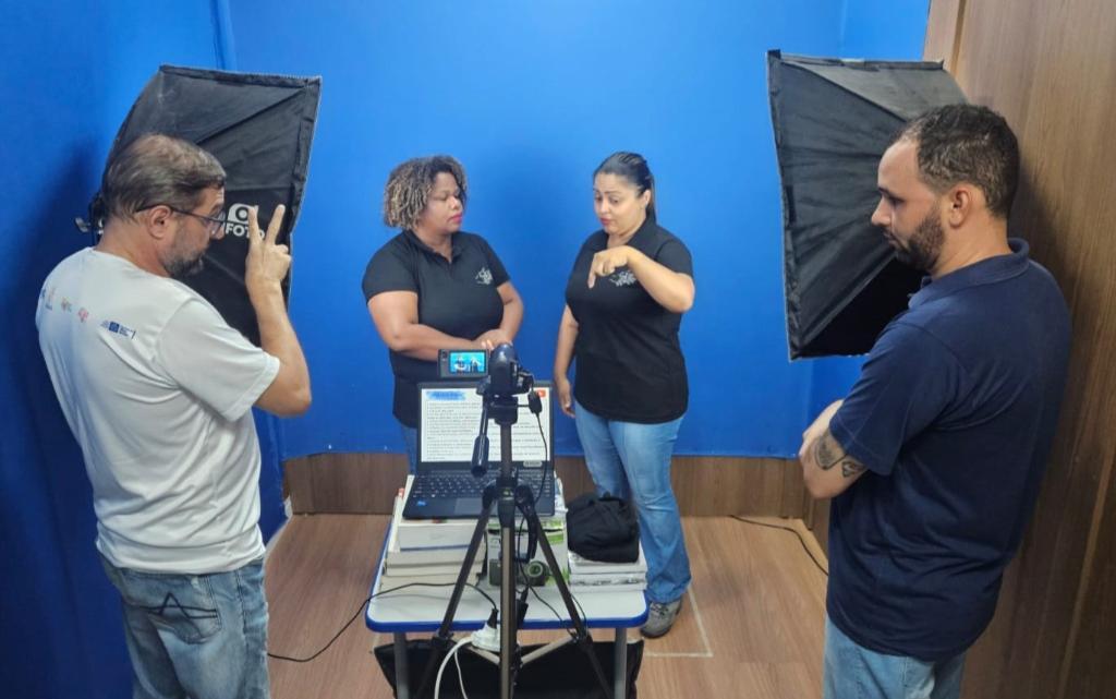 Seduc abre inscrições para curso gratuito de Libras na modalidade Ensino a Distância com 750 vaga