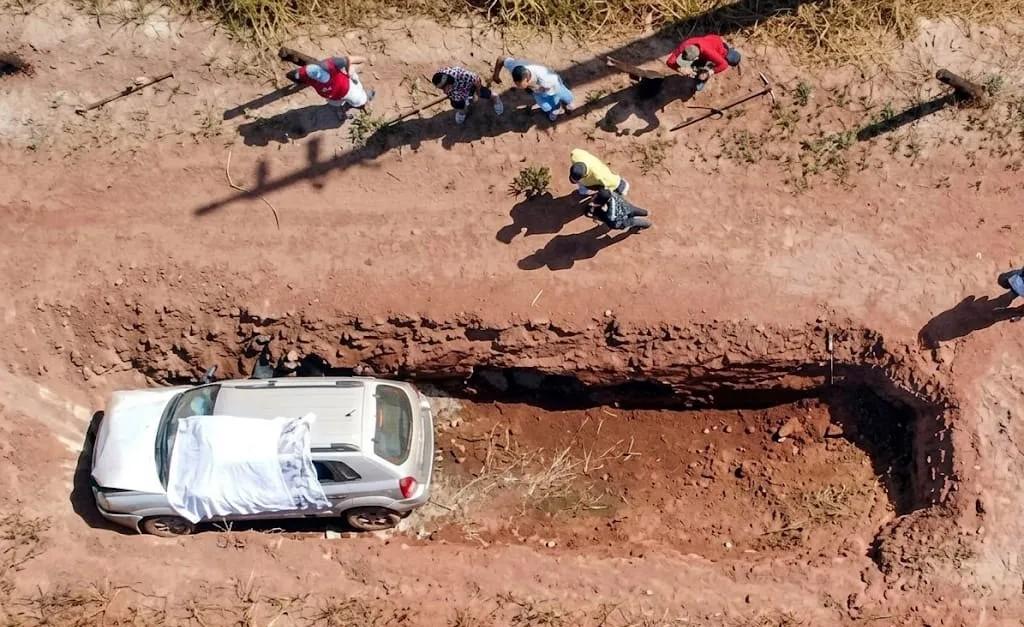 Sinop; Motorista morre e passageiro fica ferido após carro cair em vala de fazenda