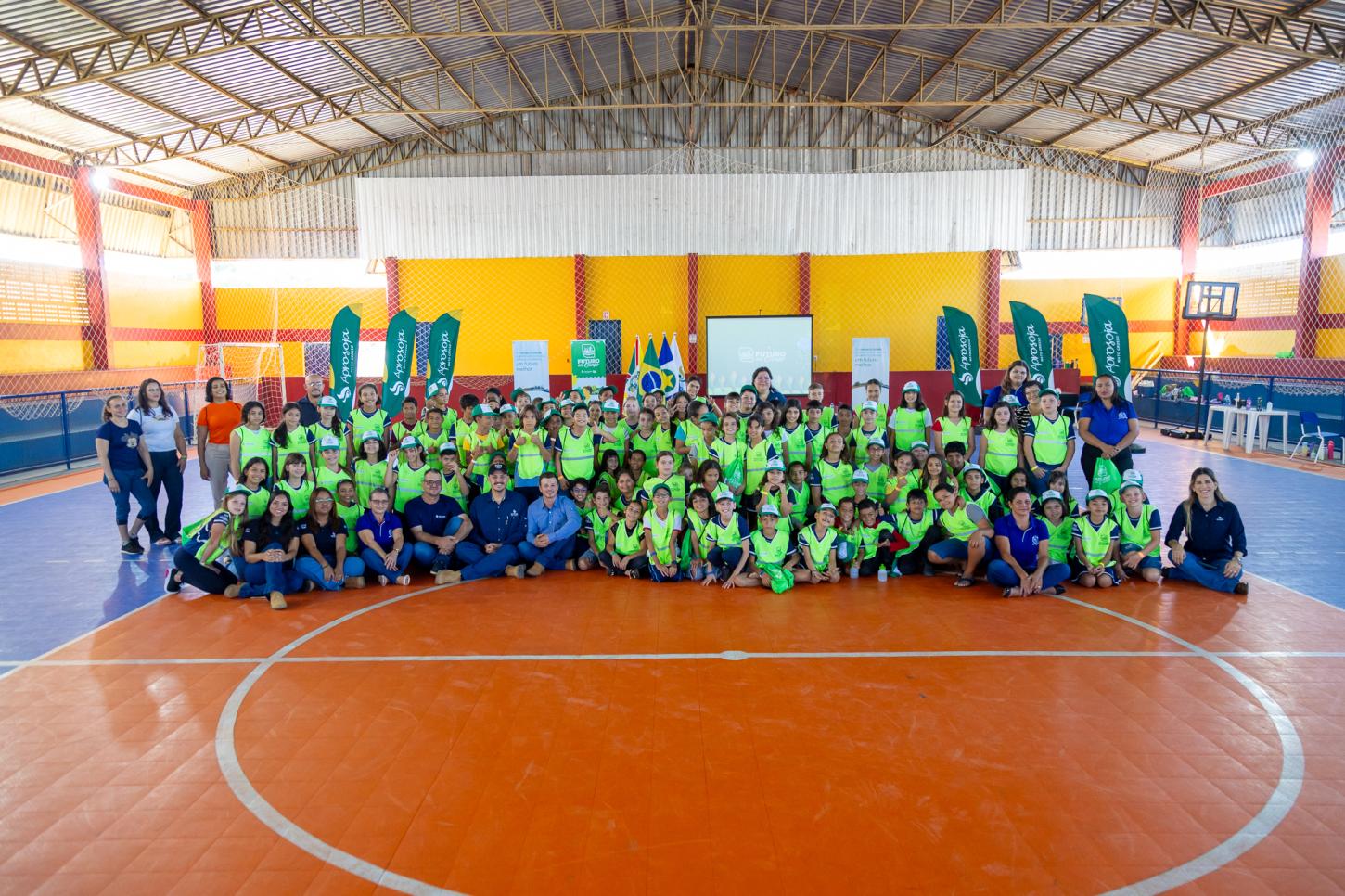 Gaúcha do Norte; Futuro em Campo reúne mais de 100 crianças em escola