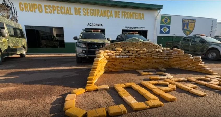 Pontes e Lacerda; Trio é preso com 390 tabletes de drogas após capotar caminhonete durante fuga