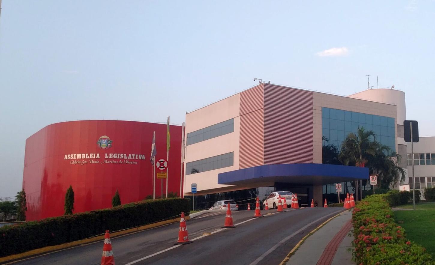 Ex-deputado é condenado por usar 64 cheques para desvios na AL