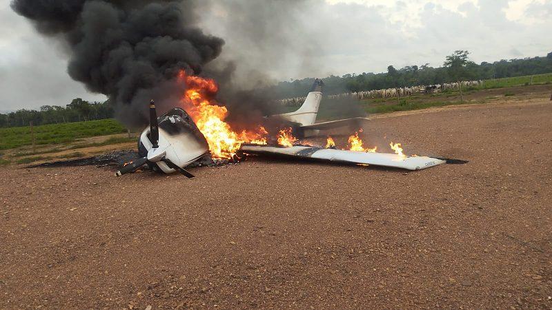 Avião é incendiado após perseguição e tentativa de interceptação pela FAB em MT