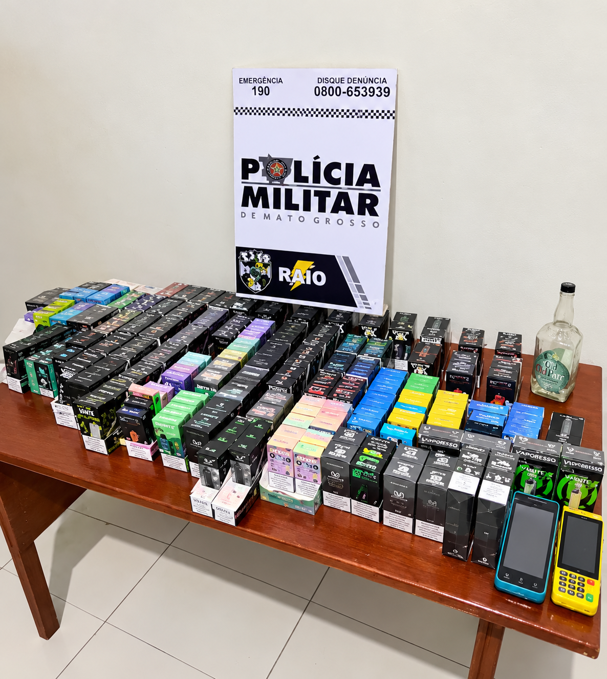 Primavera do Leste; Equipe do RAIO apreende 397 unidades de cigarros eletrônicos (PODs e VAPEs) com um suspeito de 18 anos