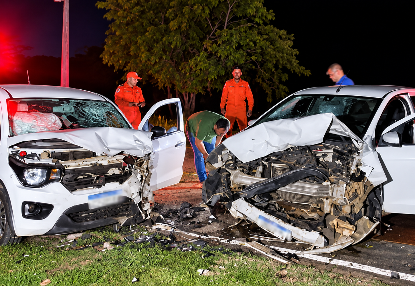 Rondonópolis; Batida entre carros deixa motorista morto e família ferida