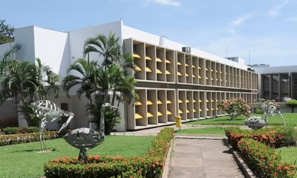 UFMT e IFMT perdem R$ 12,2 milhões de verba para aposentadorias; portaria põe R$ 5 bi no Bolsa Família