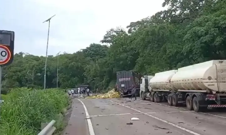 Acidente trágico na BR-364 na Serra de São Vicente