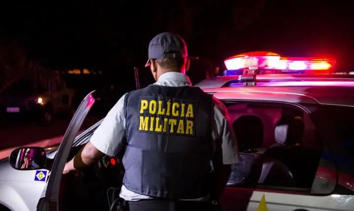 Após dar soco em mulher homem bêbado agride policial para não ser preso em Cuiabá