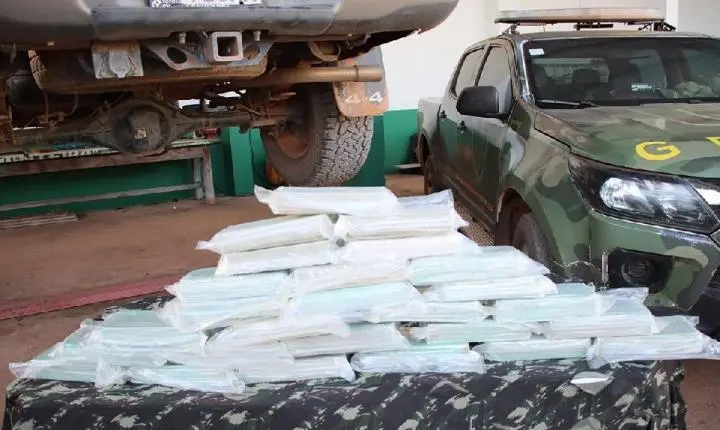 Bolivianos são presos com carga de 25 kg de cocaína avaliada em R$ 467 mil