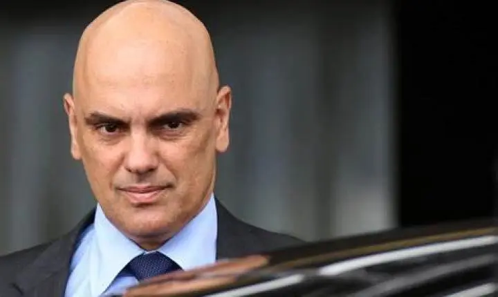 Bolsonaro entra com ação contra Alexandre de Moraes