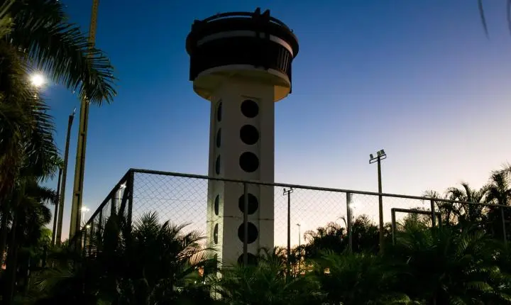 Bombeiros resgatam 13 pessoas presas em elevadores neste final de semana