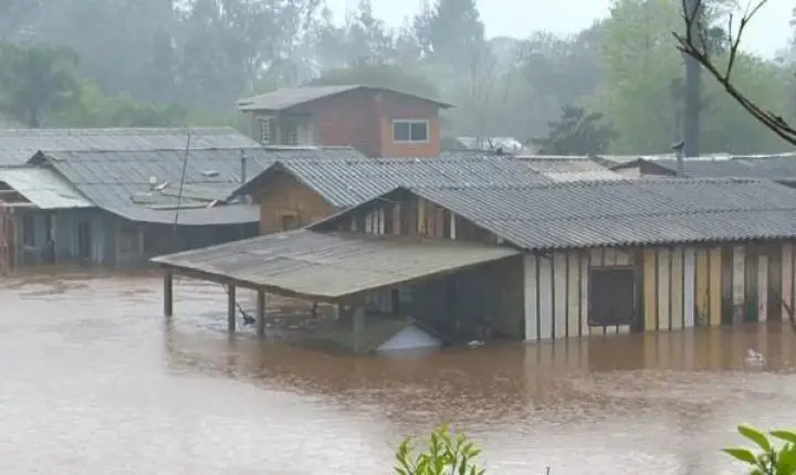 Ciclone extratropical mata 5 no RS; em SC, tempestade deixa 1 morto