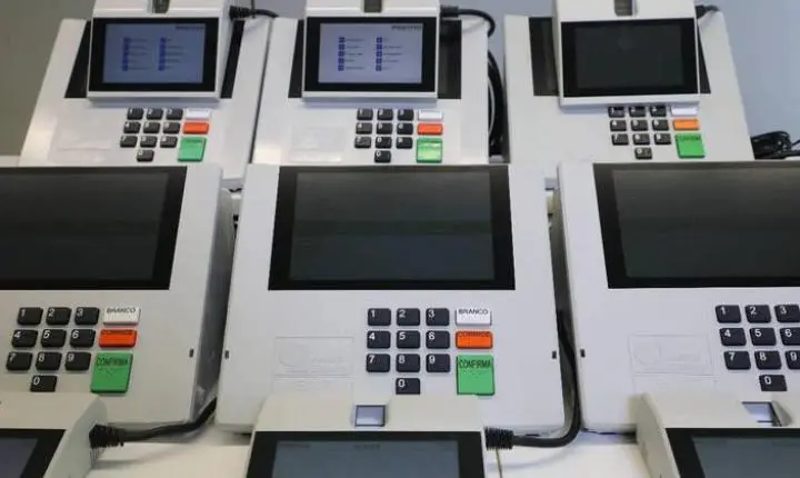 Defesa apresentou cálculos errados para questionar urnas, diz TSE