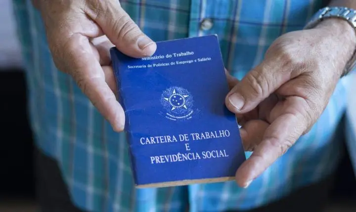 Desemprego cai a 11,2%, mas ainda atinge 12 milhões no Brasil