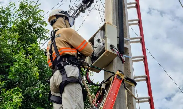 Dia do Eletricista: histórias que se conectam no orgulho de levar energia às pessoas
