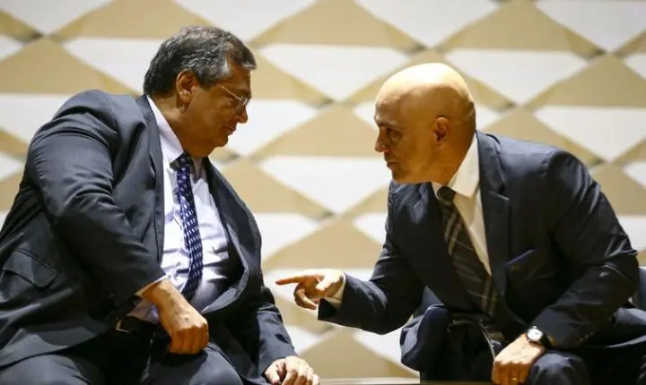 Dino diz que Moraes pediu legalmente relatórios ao TSE