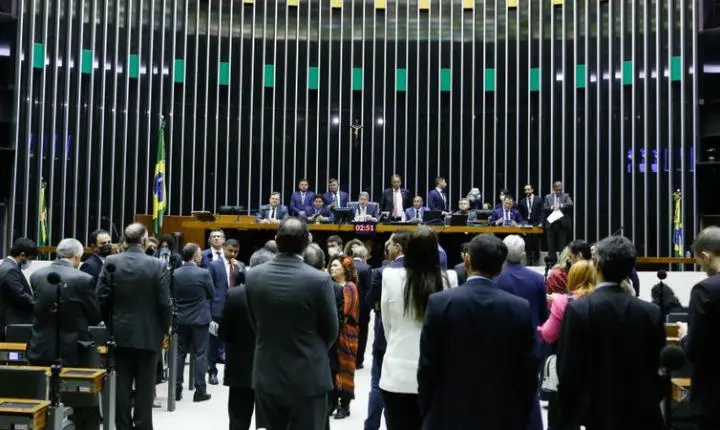 Emendas parlamentares pioram execução das políticas, diz especialista
