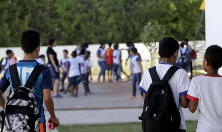 Escolas de Cuiabá devem acionar Conselho Tutelar se aluno faltar 5 dias seguidos, decreta prefeitura