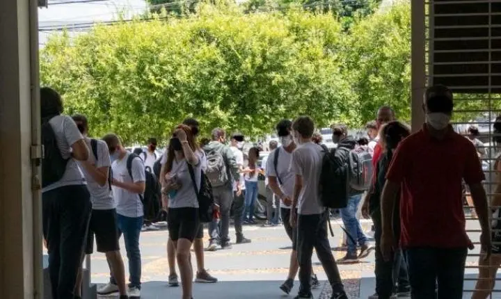 Federação entra com processo contra lei que obriga desconto em escolas particulares