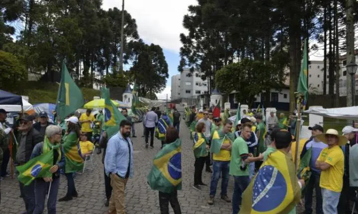 Forças Armadas afirmam que protestos não são criminosos e reforçam compromisso com a democracia
