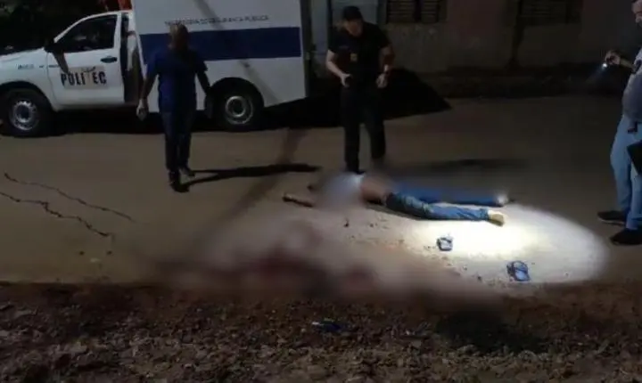 Jovem é chamado no portão de casa e morto a tiros por suspeitos em HB20