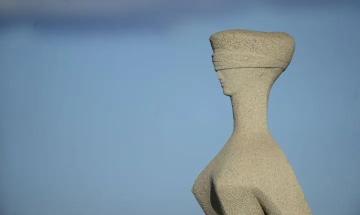 Judiciário entra em recesso; plantão do STF fica com Barroso e Fachin