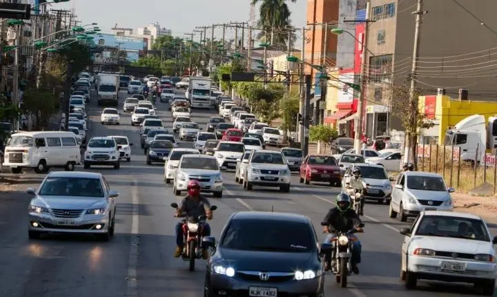 Licenciamento de veículos com placa final 6 deve ser pago até 30 de junho