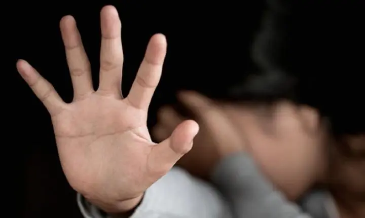 Mãe é presa por permitir marido estuprar sua filha em MT