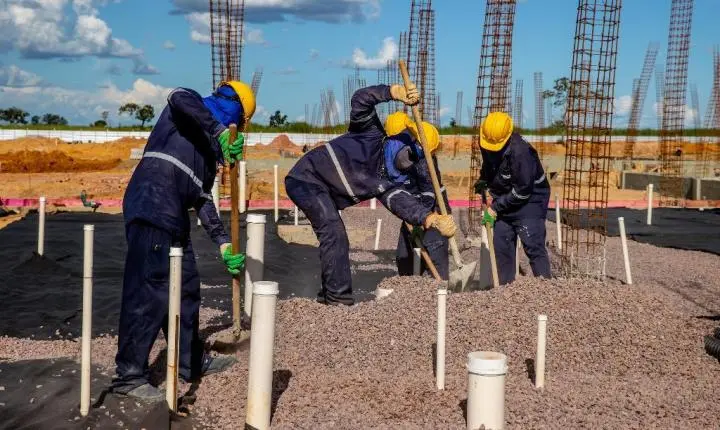 Mato Grosso cria mais de 32 mil vagas e tem serviços como motor do crescimento