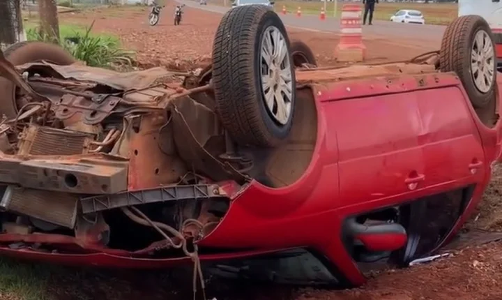 Motorista é resgatado após ficar preso às ferragens em capotamento em Tangará da Serra