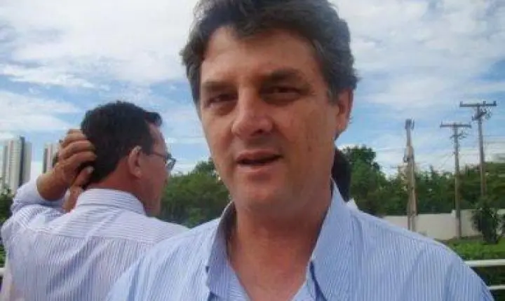 MPE pede condenação de ex-prefeito por pagar salários de servidora em licença