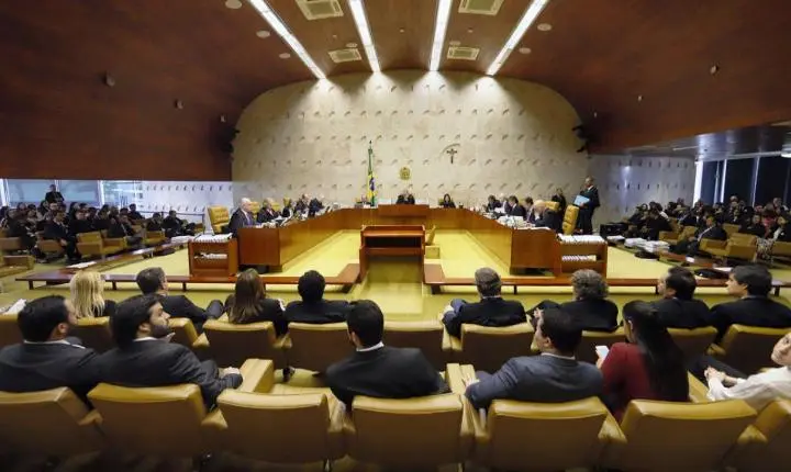 Na contramão de Bolsonaro, STF pode determinar exigência de passaporte sanitário