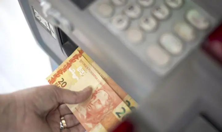 Novo salário mínimo de R$ 1.412 entra em vigor