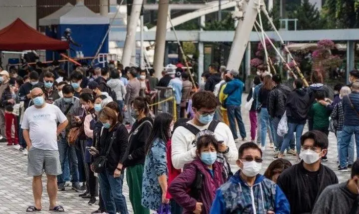 Número de mortes por Covid no mundo é o menor desde o início da pandemia, diz OMS