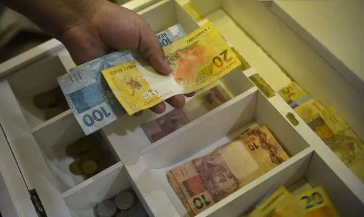 Olimpíada entre escolas leva educação financeira para a sala de aula