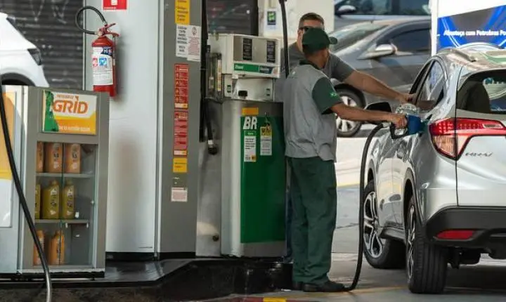 Petrobras reduz preço de venda de gasolina para as distribuidoras