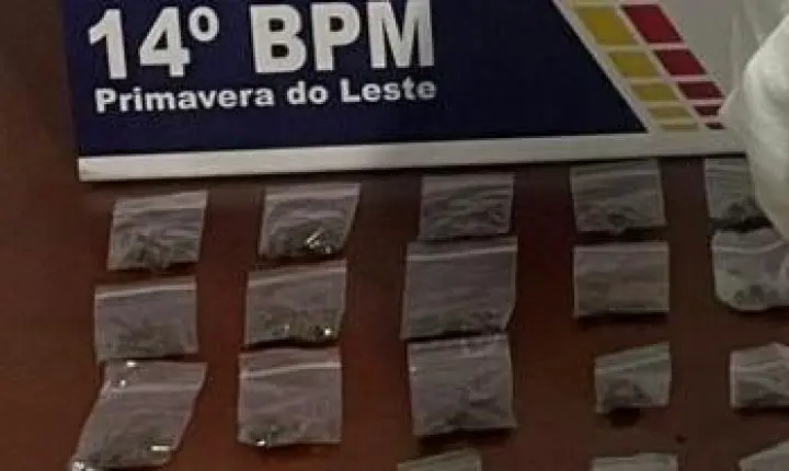 PM prende dois homens por tráfico de drogas e apreende porções de entorpecentes