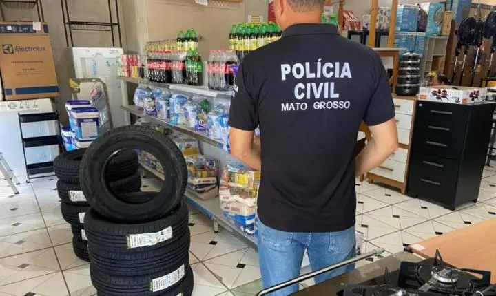 Polícia Civil e Procon fiscalizam loja de móveis em Acorizal investigada por golpes em aposentados
