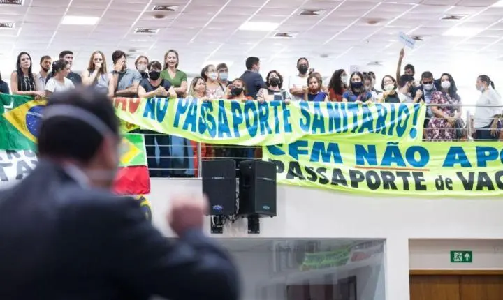 Por maioria, AL aprova proibição de passaporte da vacina em MT