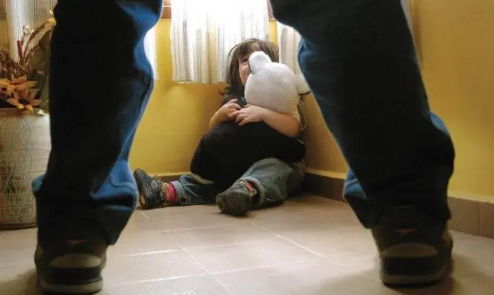 Primavera do Leste; Criança de 2 anos dá entrada em hospital com queimaduras e suspeita de abuso sexual