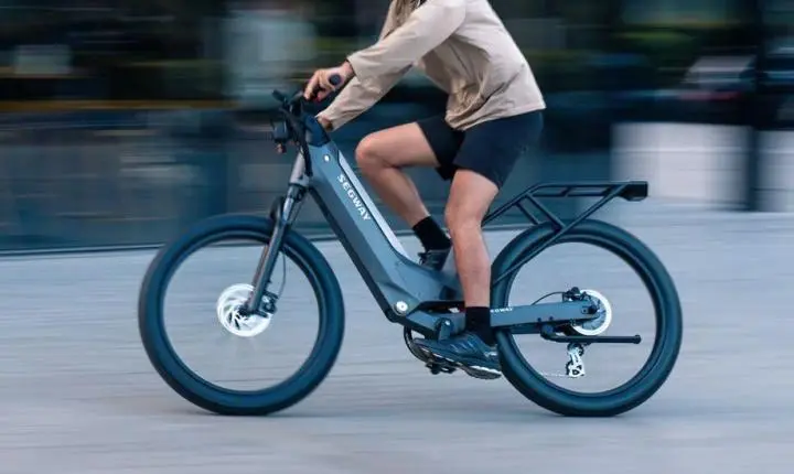 Registro, emplacamento e CNH: novas regras para ciclomotores entram em vigor em 2026; entenda