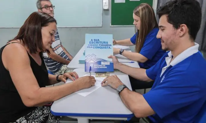 Saiba quais municípios irão receber 1.700 escrituras definitivas pelo Governo de Mato Grosso