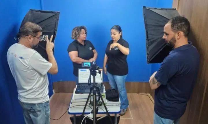 Seduc abre inscrições para curso gratuito de Libras na modalidade Ensino a Distância com 750 vaga