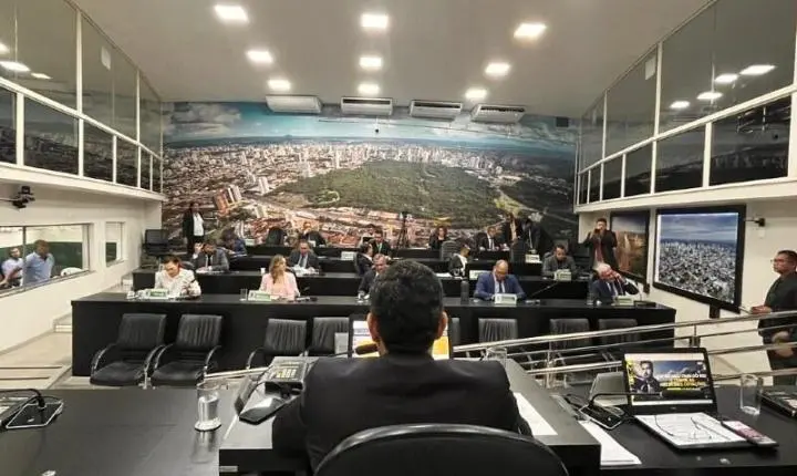 Sob críticas da oposição, Câmara aprova empréstimo de R$ 139 milhões para Emanuel