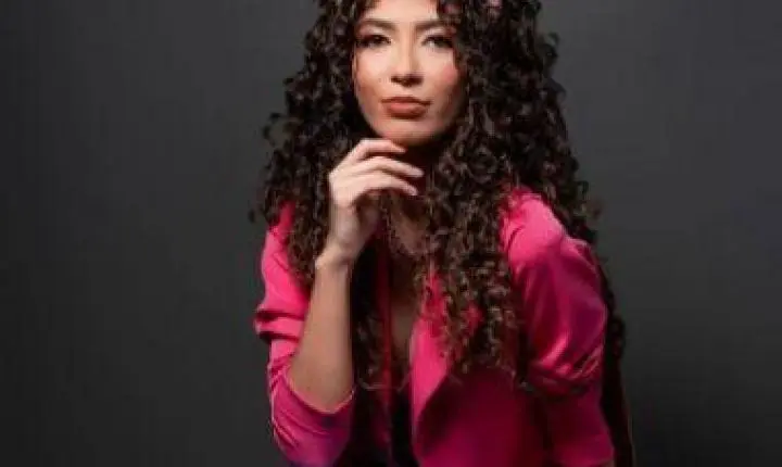 Vereadora é impedida por colegas de fazer homenagem a mulheres