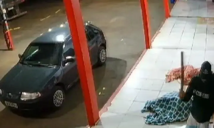 Vídeo; Homem é morto a pauladas em Campo Verde