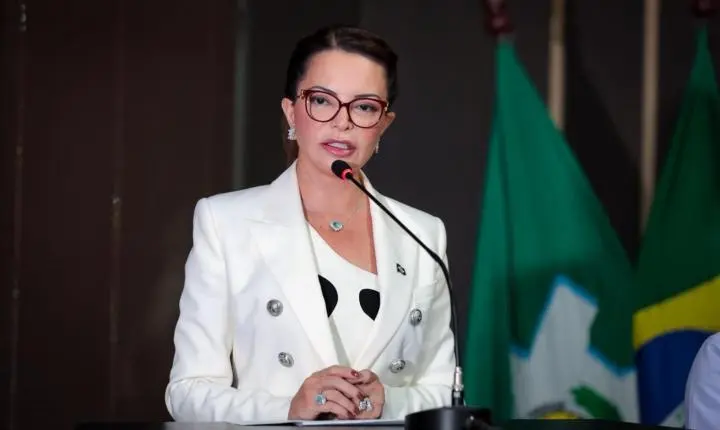 Virginia Mendes reprova comentário de Antero sobre esposa de Abílio